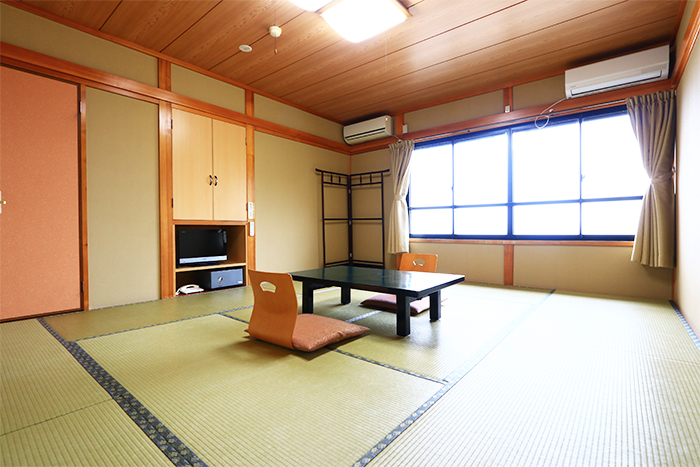 Japanese-style rooms with 10 tatami mats 